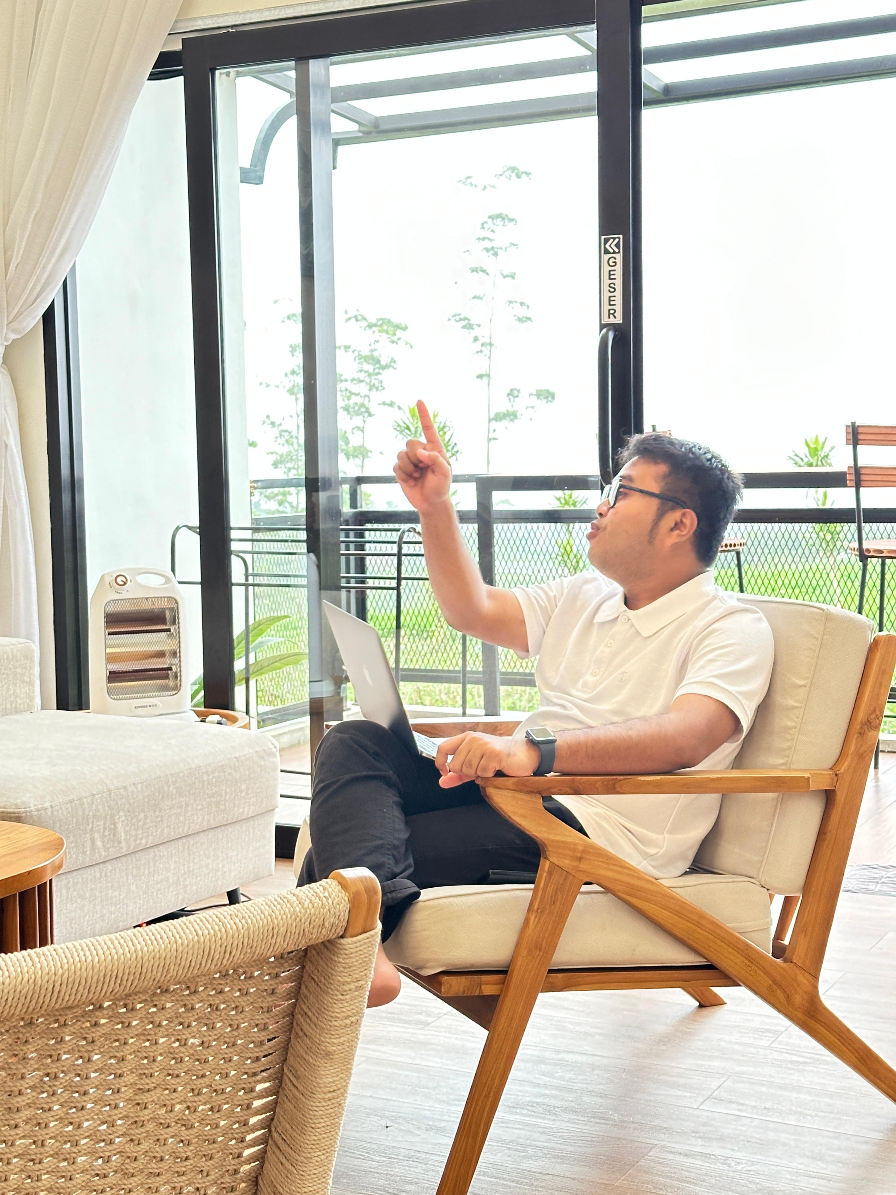 Cara Membuat Semua Karyawan Bisa Ikut Jualan Tanpa Kaku dan Tetap Sesuai SOP